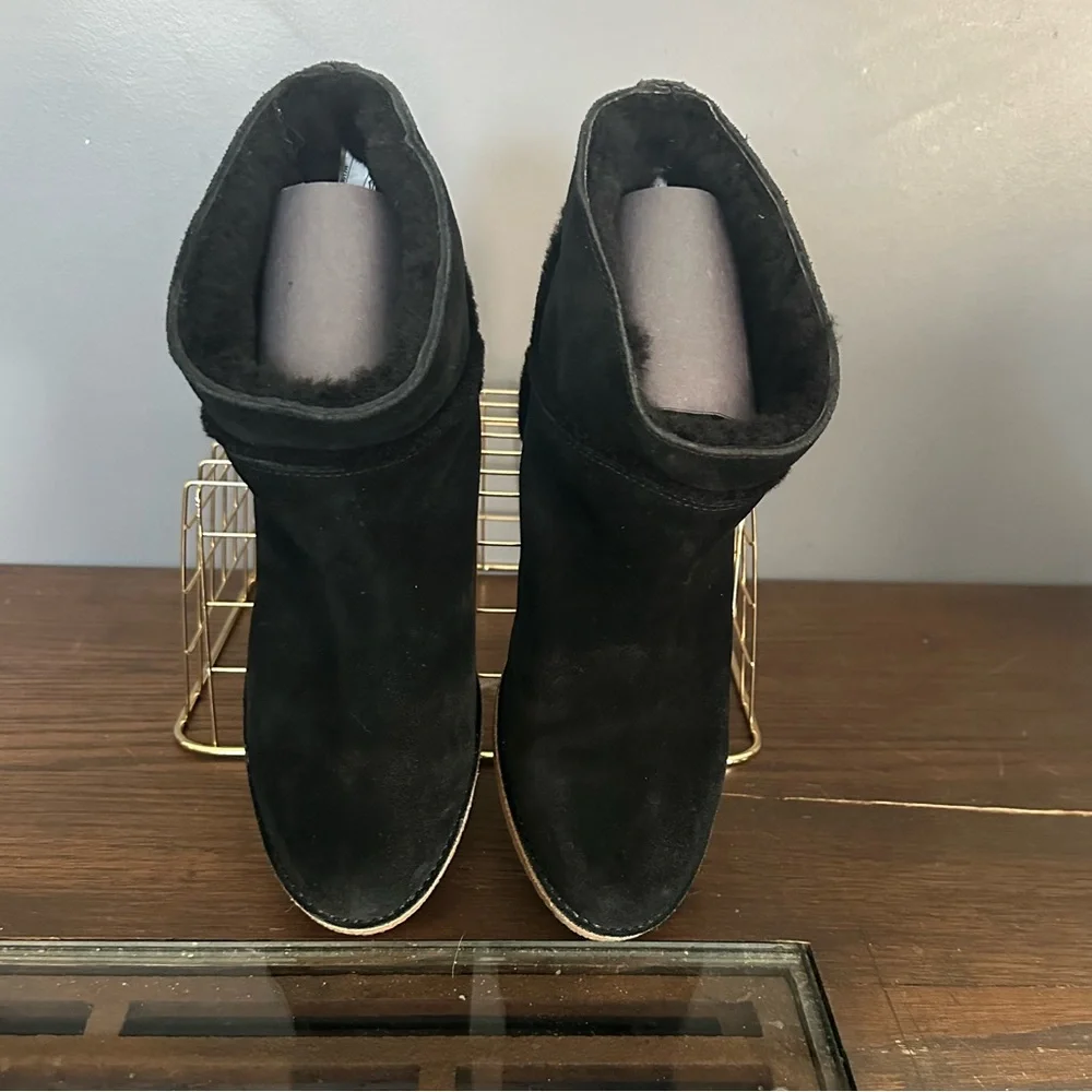 NWOT UGG Women’s Kasen Black Suede Heeled Bootie - Picture 6 of 10